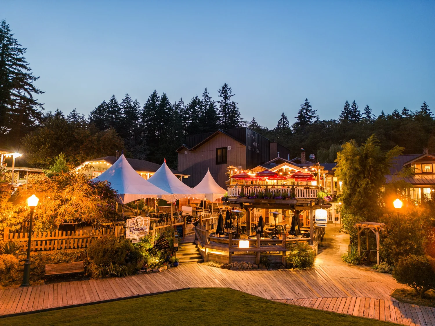 Snug Cove Doc Morgans Bowen Island Restaurant at USSC